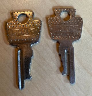 Long Lock Petersburg,  Va Steamer Trunk Foot Locker Keys