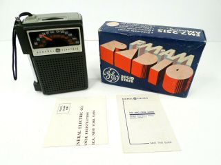 Vintage Ge 7 - 2515 Fm Am Radio W/ Box And Paperwork