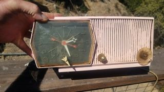 Vintage Rca Victor Old Mid Century Alarm Clock Radio As - Is - Pink
