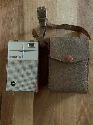 Vintage Toshiba Transistor Radio White With Leather Case Md 600305