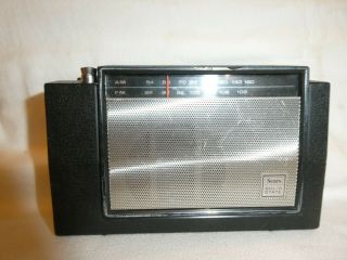 Vintage Sears Solid State Transistor Radio - Well