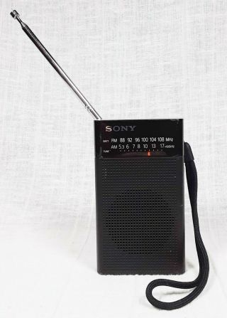 Vintage Sony Am/fm Portable Transistor Radio Model Icf - P26