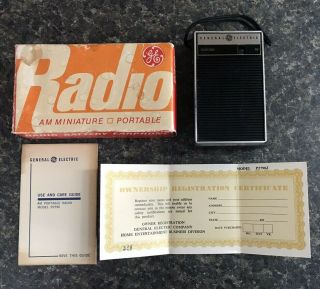 Vintage Ge Miniature Portable Transistor Am Solid - State Radio P2790