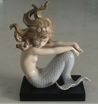 Lladro 1413 " Illusion " Mermaid Arms On Knees W Wooden Base - No Shell,  Rv$380