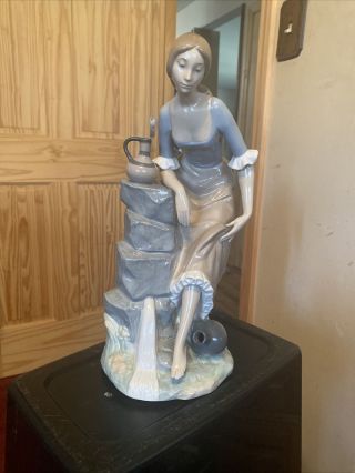 Lladro Nao " Girl From The Fountain " Large Porcelain Figurine 13 " Tall Very Rare