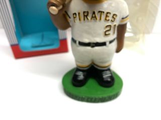 Roberto Clemente Pittsburgh Pirates Bobblehead Paint flaws priced to sell 2