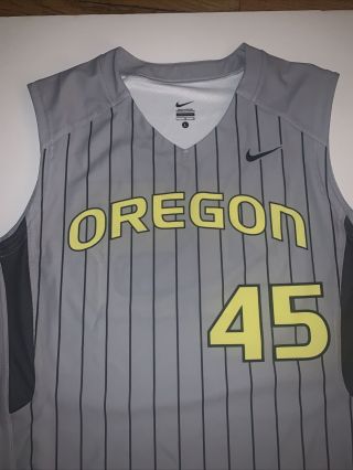 Oregon Ducks Nike Men ' s Grey Yellow College Basketball Jersey - Large - 45 3