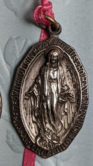 Vintage Rustic Heavier Weight Virgin Mary Miraculous Religious Medal