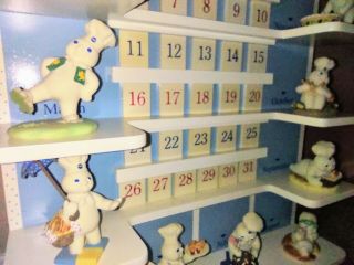 Danbury Pillsbury Doughboy Calendar W/complete Set Of Figurines 1997 Vg,
