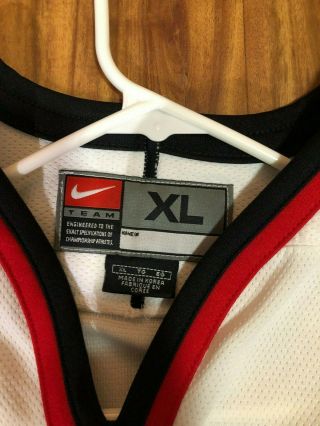 Vintage 2002 Team Canada Nike Hockey Jersey Size XL White Olympics Stitched 2