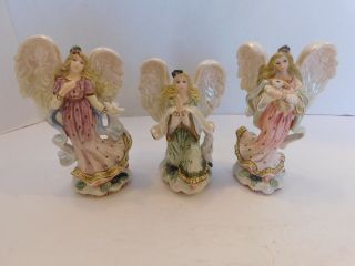 Fitz And Floyd Classics Peaceable Kingdom Angel Set Of Three Decorative Figurine