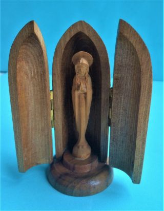 Vintage Anri Carved Wood Madonna In Bullet Shaped Shrine Hinged Case 4 "