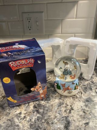 Musical Singing Snow Globe Rudolph The Red - Nosed Reindeer & Rankin Bass Sam Snow