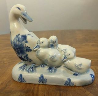 Very Vintage Delft Mother / Baby Ducks Figurine Cobalt Blue Ivory Pristine
