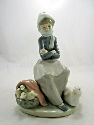 Lladro Porcelain Girl Sitting With Duck & Ducklings Retired 1267 Spain Figurine