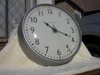Vintage Metal Industrial Wall Clock Bubble Glass Face 1970s Battery,  Needs Work