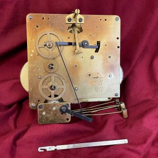 Hermle 351 - 020 - 45cm - German Clock Movement W Suspension And Leader - 1971