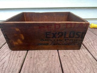 Red Diamond Explosives Wood Box Crate Austin Powder Co.  Cleveland Ohio Dovetail