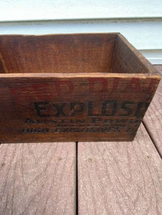 Red Diamond Explosives Wood Box Crate Austin Powder Co.  Cleveland Ohio Dovetail 2