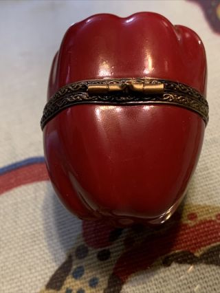 Limoges trinket box Peint Main red bell pepper Bee closure 3
