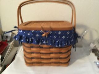 Longaberger Small Picnic Basket With Fabric And Plastic Liner In Condi