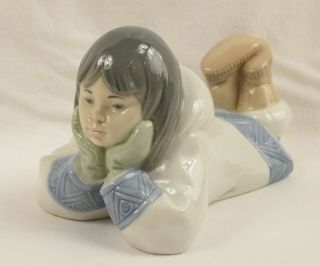 Lladro Nao Figurine 1298 Dreaming On The Ice Eskimo Girl