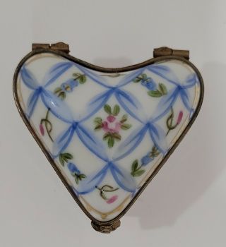 Limoges France Heart Shaped Porcelain Floral Hinged Trinket Box Peint Main