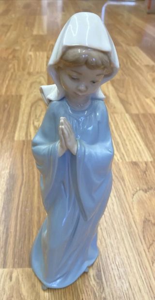 Lladro Nao Daisa Praying Nun Madonna 10.  5” Porcelain Figurine
