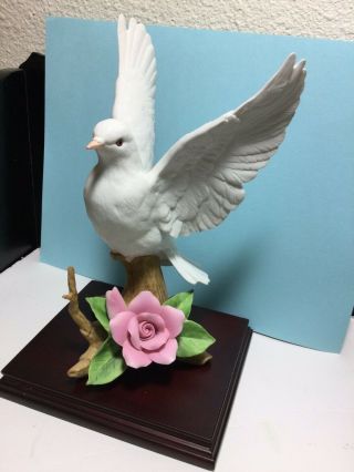 Vintage Andrea By Sadek White Dove 9636 - 1996 - On Wood Pedestal 8 1/2” Tall