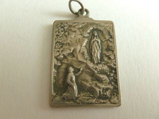 2139/38 Old Large Medal Notre Dame De Lourdes (69)