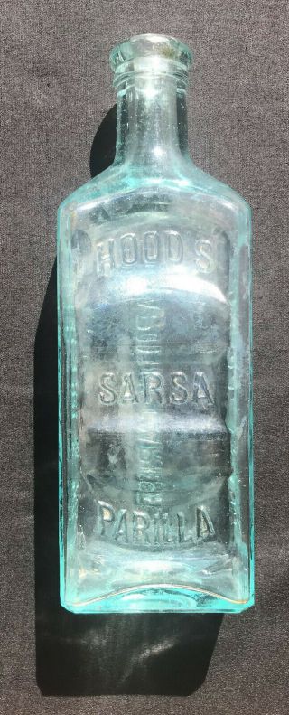 Bottle C.  I.  Hood & Co.  Sarsaparilla Lowell,  Mass Apothecaries Aqua Color Antique