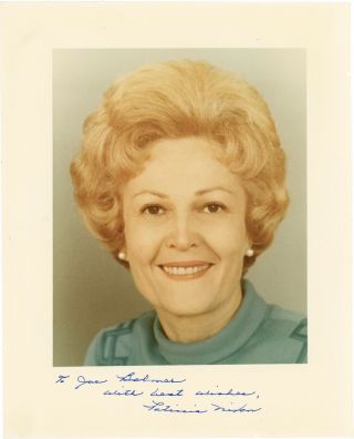 Pat Nixon - 1st Lady & 2nd Lady Of The Us/1971 Official White House Photo Signed