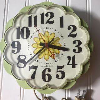 Vintage Ge General Electric Usa Green Daisy Flower Kitchen Wall Clock 7”