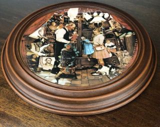 Vintage 1979 Norman Rockwell April Fool Wall Plate w/ VH&S Frame 2