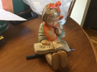 Goebel Hummel Figurine Bookworm Girl Reading Book 8 Tmk 3