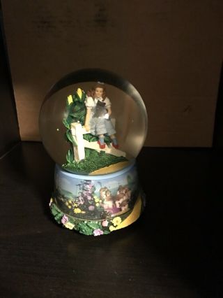 A Wizard Of Oz Snow Globe/music Box