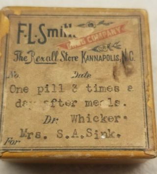 F.  L.  Smith Drug Co.  Kannapolis North Carolina Medicine Box