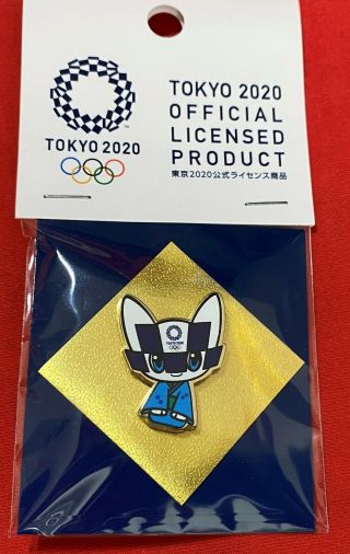 2020 Tokyo Olympic Games Pin Badge - Mascot Miraitowa Kneeling