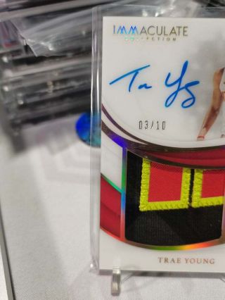 2018 - 19 Panini Immaculate Trae Young Rookie Premium Patch Auto Holo Gold 03/10 2