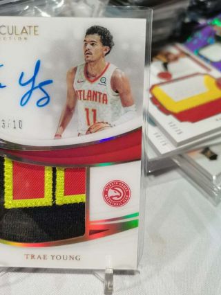 2018 - 19 Panini Immaculate Trae Young Rookie Premium Patch Auto Holo Gold 03/10 3