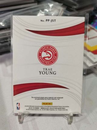 2018 - 19 Panini Immaculate Trae Young Rookie Premium Patch Auto Holo Gold 03/10 4