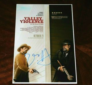 Ethan Hawke Signed In A Valley Of Violence 12x18 Movie Poster