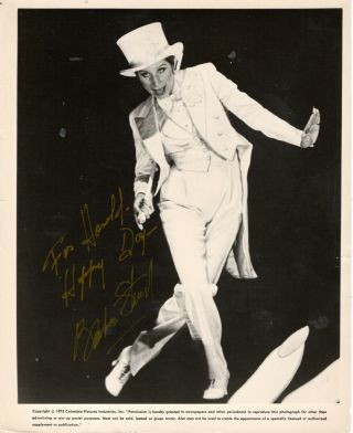 American Singer,  Orcar Winner Actress Barbra Streisand,  Signed Vintage Photo.
