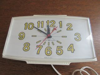 Vtg Retro General Electric Wall Clock Model 2190