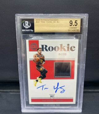 2018 - 19 Panini Encased Trae Young Jersey On Card Hard Signed Auto Rc /99 Bgs 9.  5