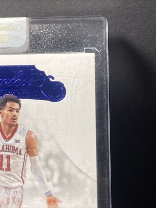 2018 - 19 Flawless Collegiate TRAE YOUNG 7/15 Sapphire Rookie On - Card Auto 4