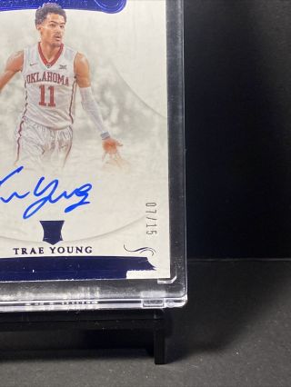 2018 - 19 Flawless Collegiate TRAE YOUNG 7/15 Sapphire Rookie On - Card Auto 5