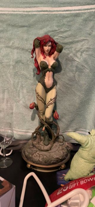 Poison Ivy Sideshow Statue 166