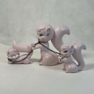 Vintage Pink Mother Skunk With 2 Babies Chained Hand Painted Japan AT 3