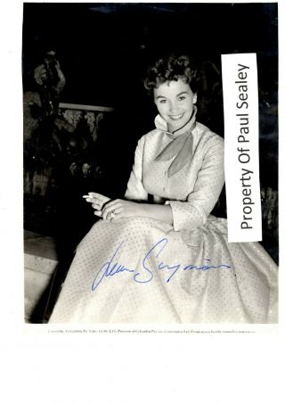 Jean Simmons Signed Photo / Autographed Photo.  Guaranteed Authentic 9 X 7 In